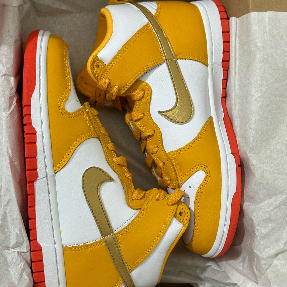 NEW dunk hi university gold orange